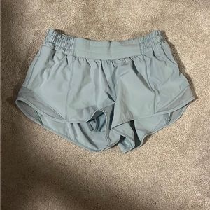 Lululemon Mint hottie hot shorts (2.5)